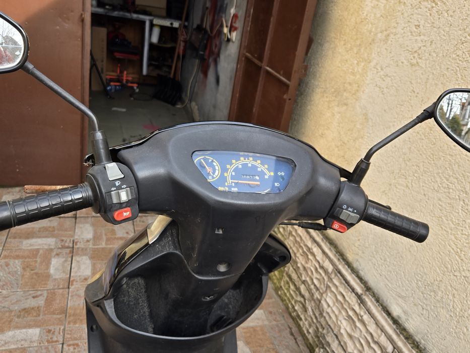 Скутер 50 кубика със регистрация
