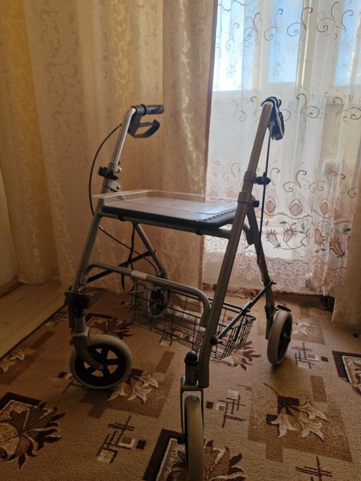 Продам ходунки для взрослых.