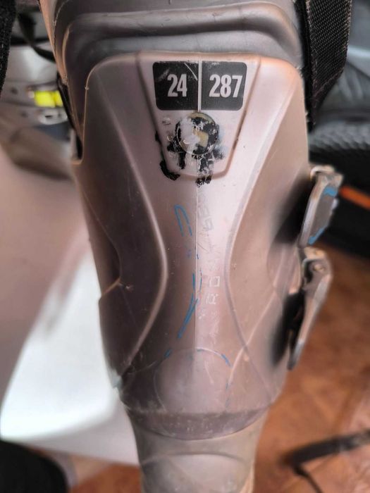 Ски обувки  Rosignol 25,5 2бр. Solomon 1 бр. 24