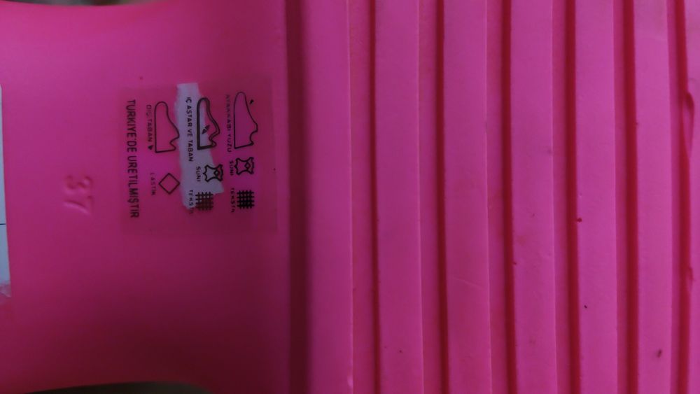 Adidași fucsia LV Nr 37