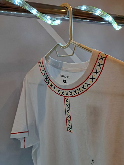 Тениски с народни мотиви