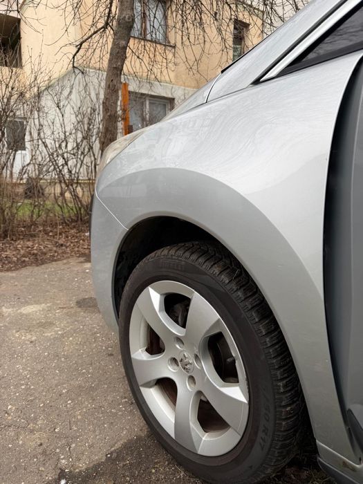 Vand masina personala Peugeot 3008 an 2012 motor 1.6 hdi (9hr 112cai)