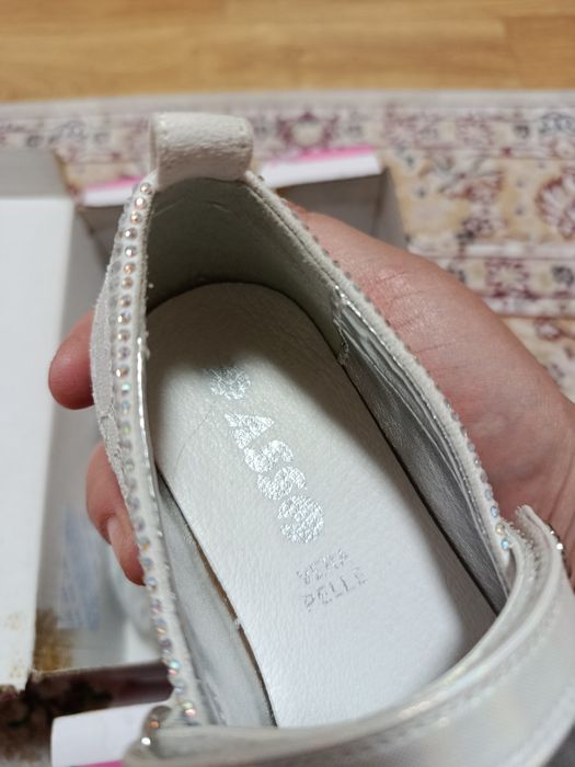 Продам детские туфли