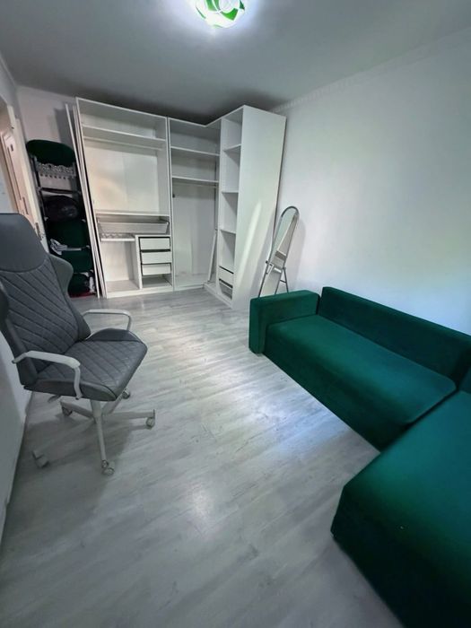 Urgent:Vand apartament 3 camere decomandate