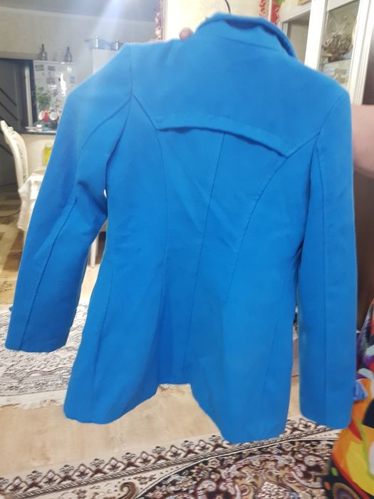 Продам полупальто 44размера