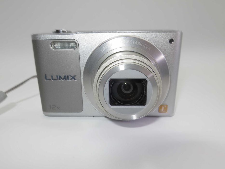 Panasonic Lumix DMC SZ10 ултра компактен цифров фотоапарат със селфи флип екран, дигитална камера с Leica оптика, като нова, работи отлично