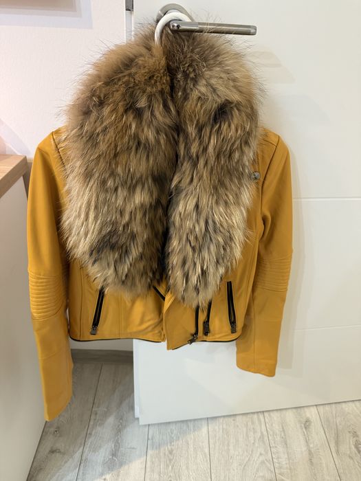 Geaca de piele cu guler de blana naturala detasabil!