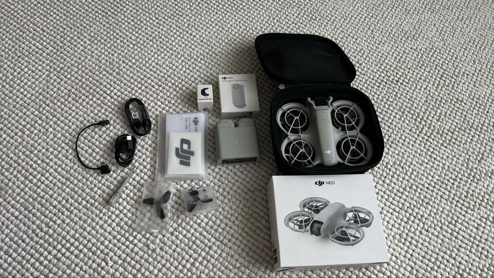 Квадрокоптер DJI Neo