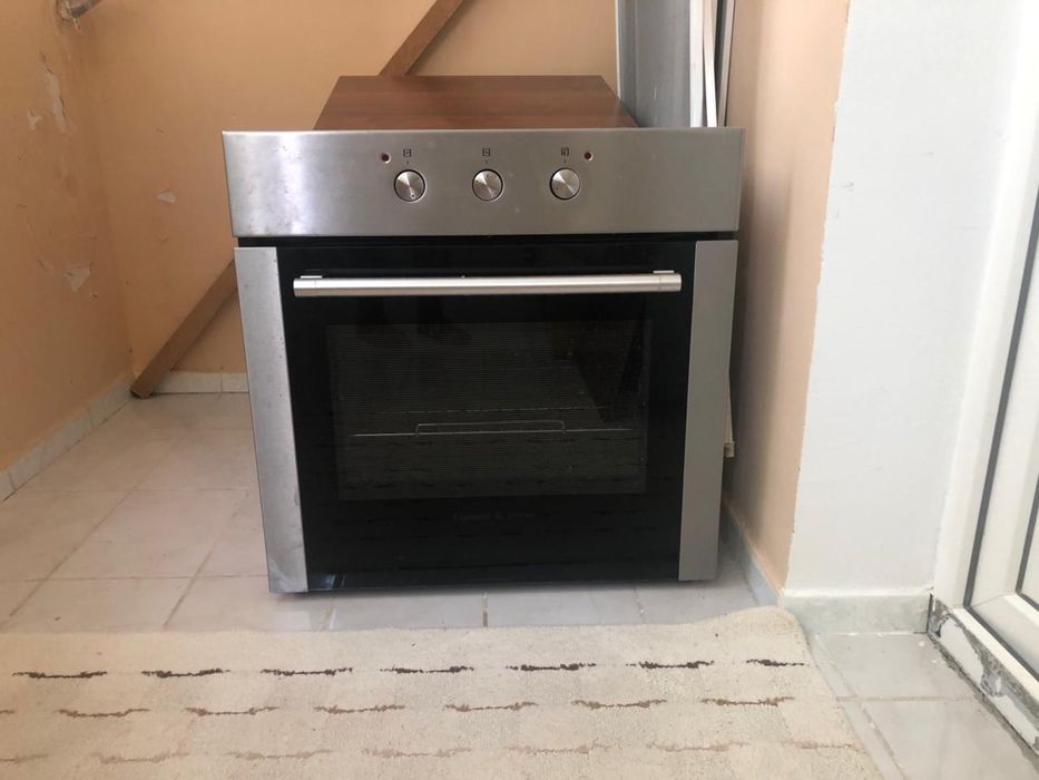 Духовка почти новая