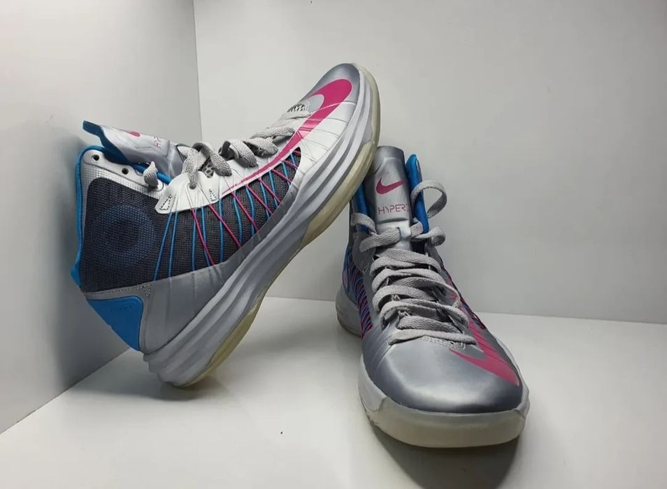 Кецове Nike Hyperdunk + 

Чисто нови без кутия.

Размер 44 стелка 28 с