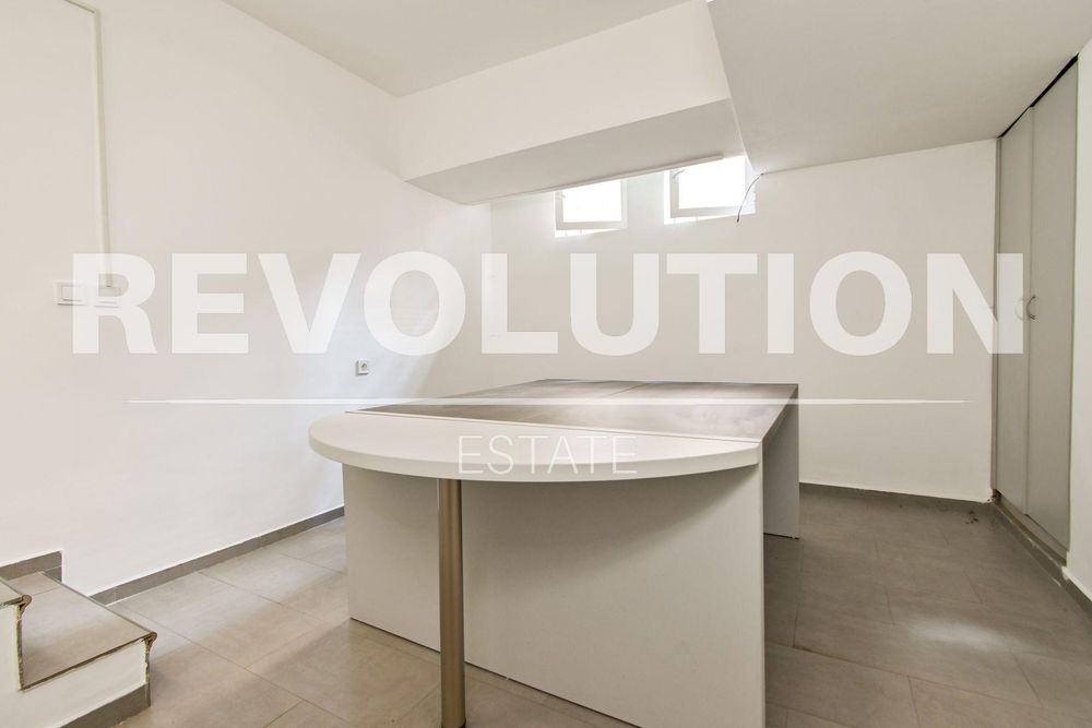 Магазин в жк. Белите Брези.