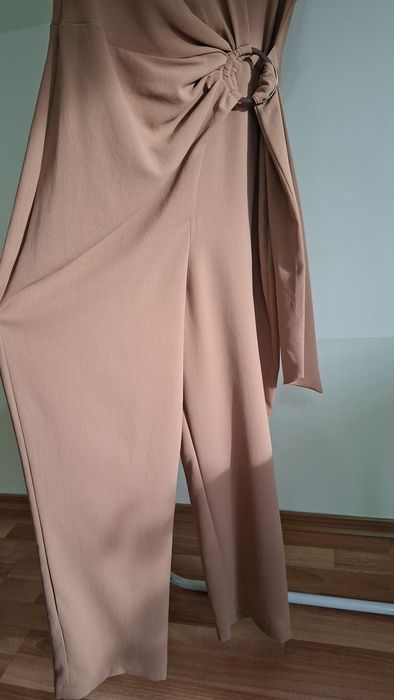 Стильный комбинезон от Zara