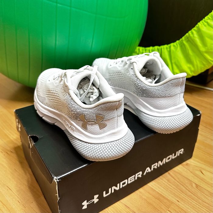 Оригинальные Under Armour женские кроссовки