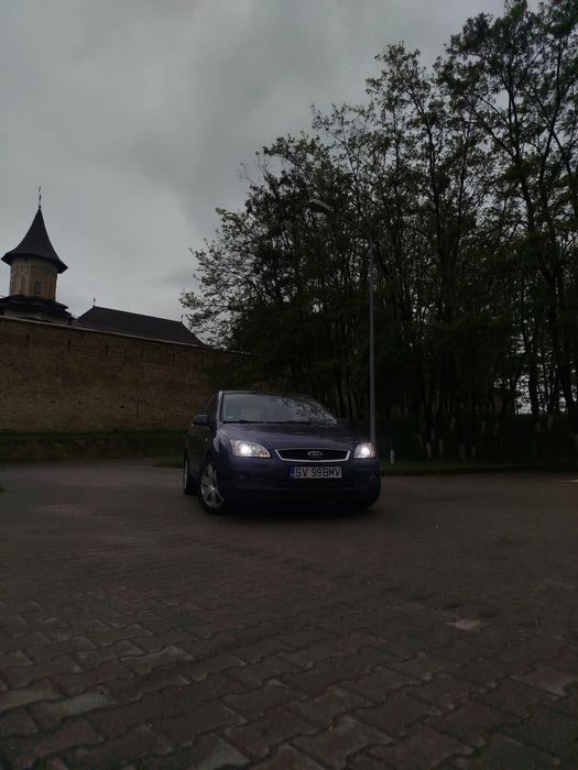 Vând Ford focus 2