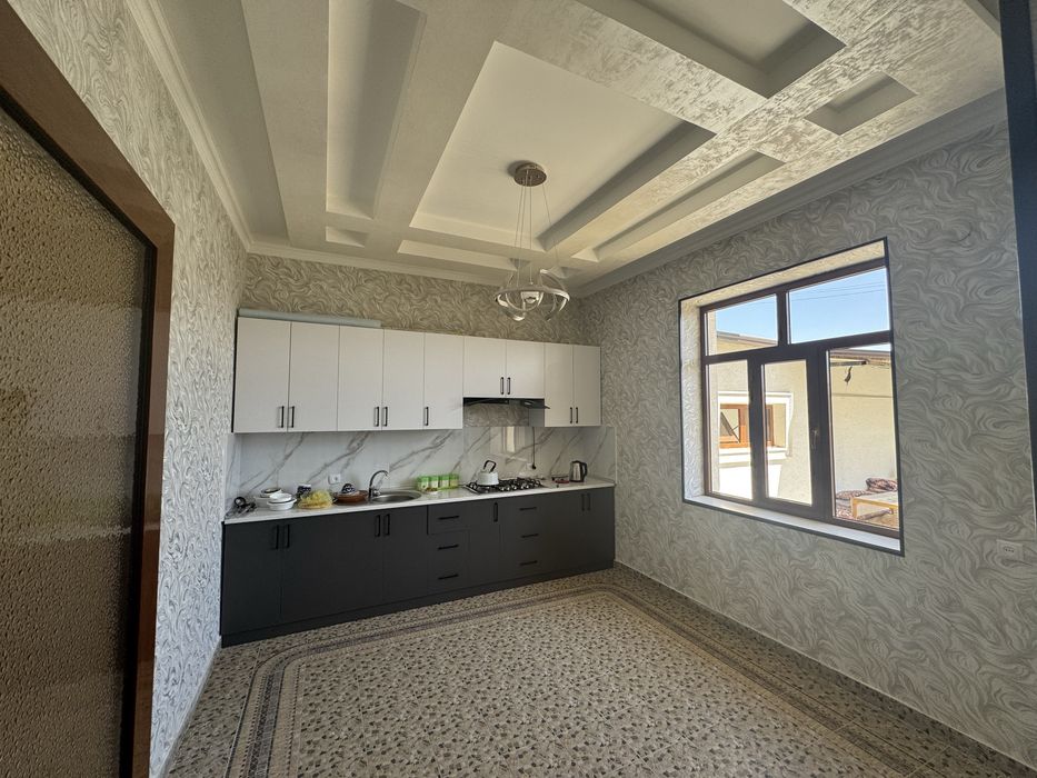 Yangi uchaska sotiladi pishkan gishdan qurilgan