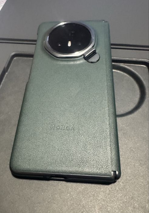 Honor Magic V3 с гаранция