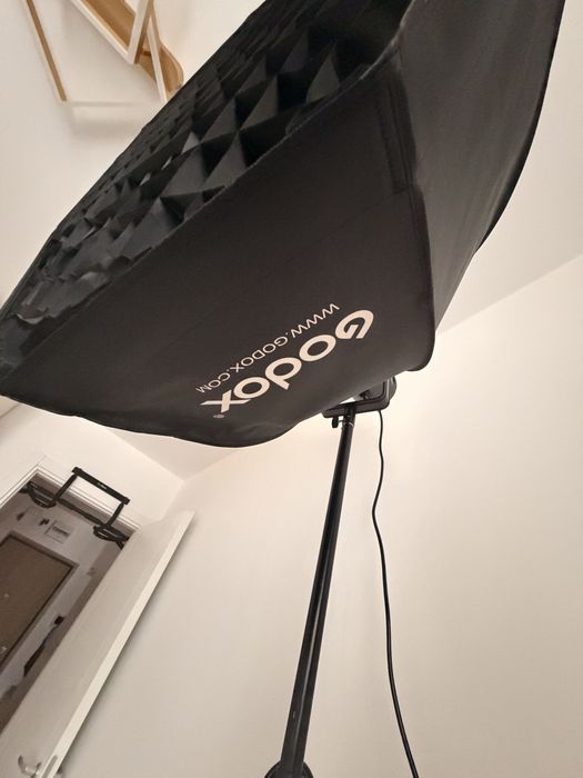 Set iluminare foto/video Godox SL150III + Softbox Octa + Stativ – NOU GARANTIE