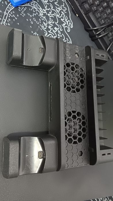 Продам пс 4 про 1 терабайт памяти