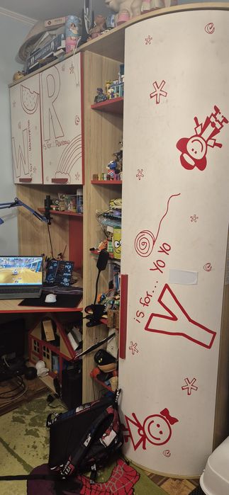 Срочно!!! Детский гарнитур унисекс, Россия