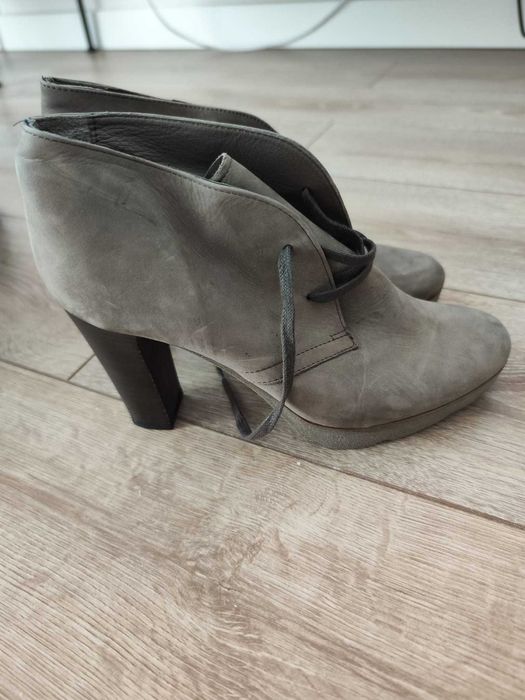 Vand botine piele intoarsa Progetto