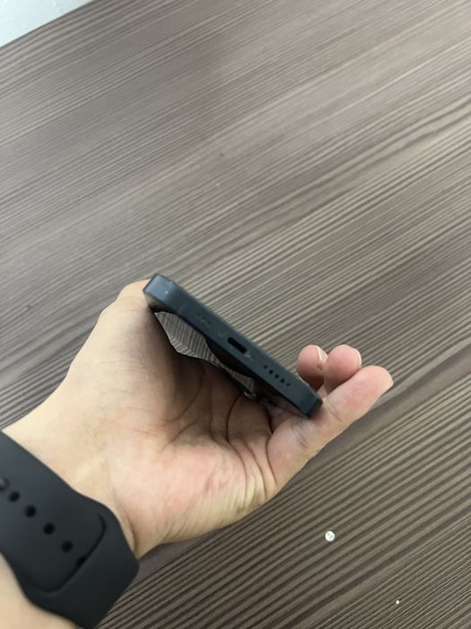 Продам iphone 13