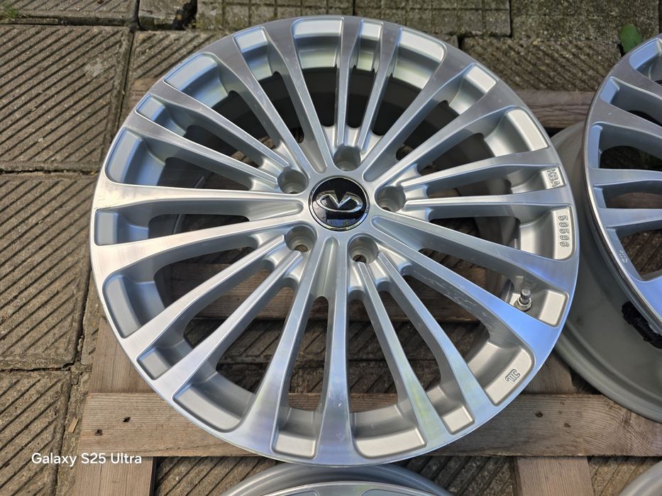 Лети джанти 18ки 5х112 Infiniti