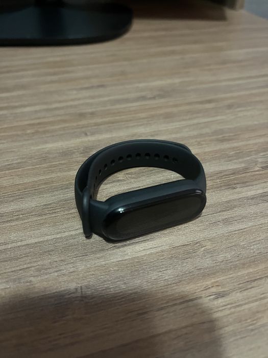 Продам смартчасы mi band 6