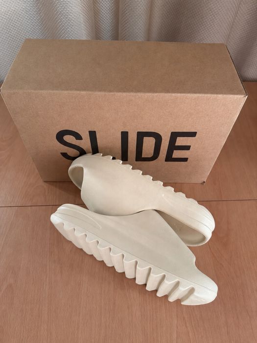 *PROMOTIE* Yeezy Slide Bone bej