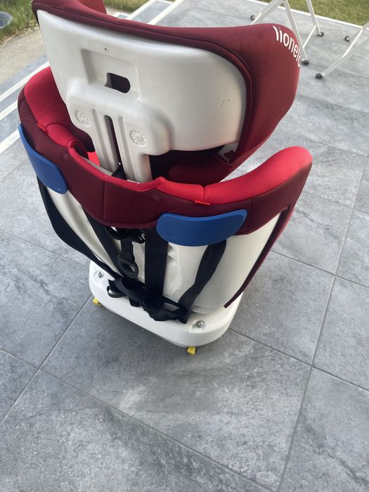 Scaun auto, Lionelo Bastiaan Pozitie de somn, Rotire 360 grade, 0-36 Kg, Cu Isofix si Centura Top Tether, Rosu