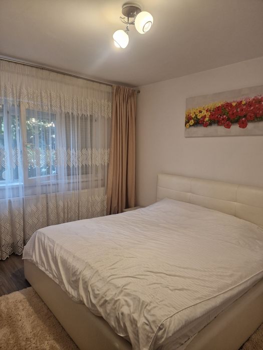 Închiriez apartament lânga liceul Pedagogic