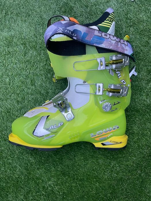 Clăpari Aproape Noi