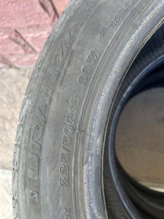 Продам резину 225/50/18