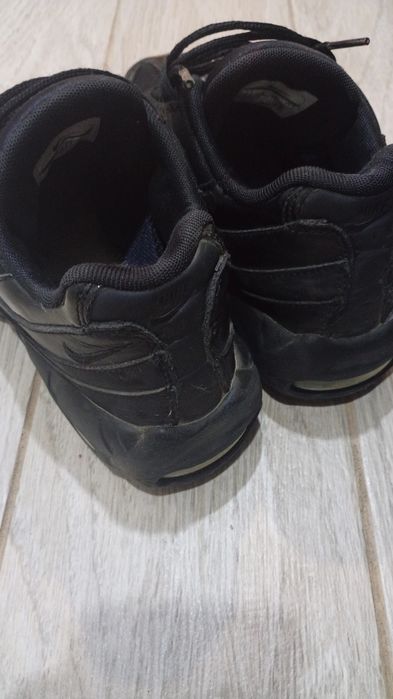 Продавам обувки Nike 95