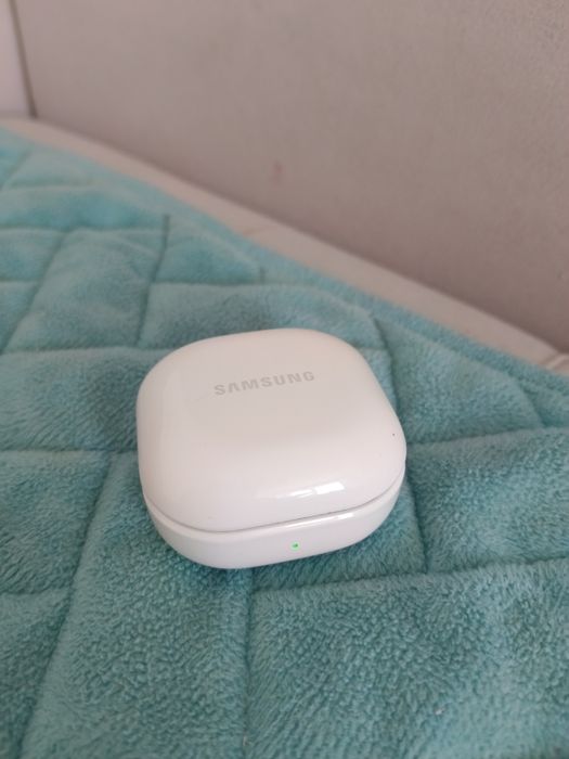 Продается наушник  хорошое состаяние