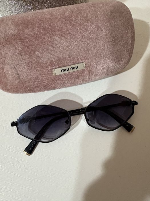 Ochelari de soare miu miu