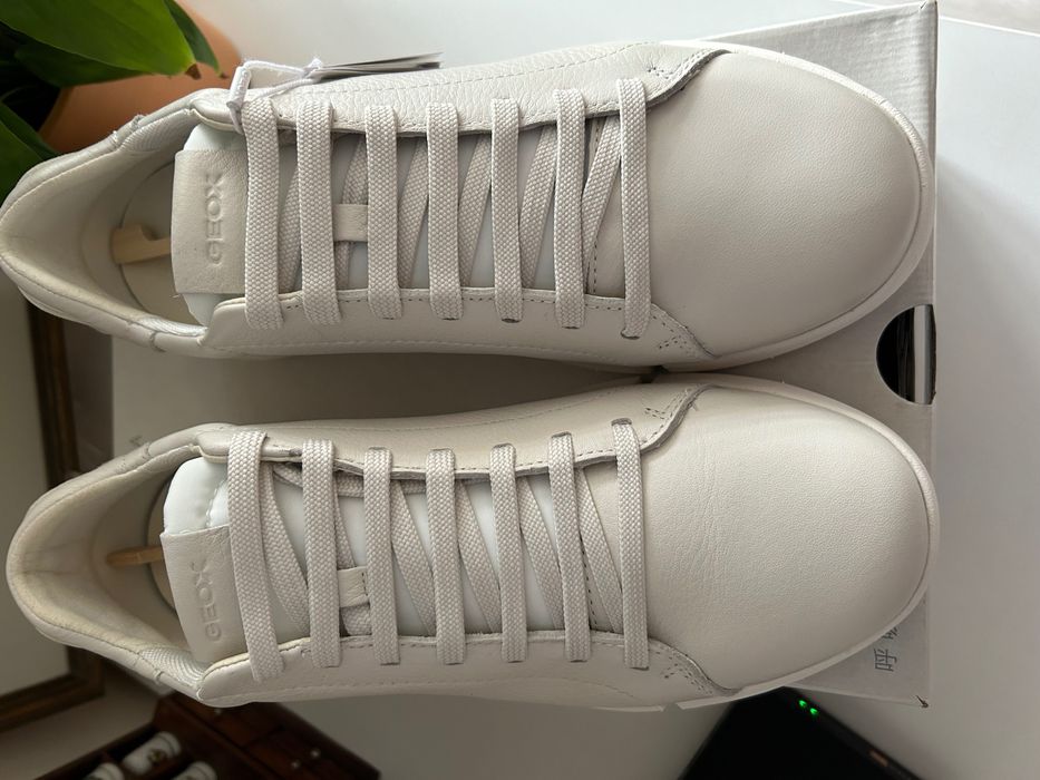 Geox нови бели сникърси размер 41 -42.