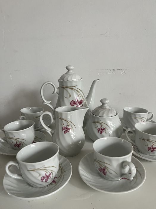 Запазен пълен ретро сервиз