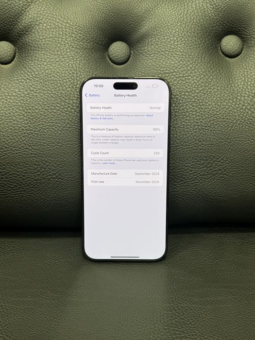 Продавам iPhone 16 PRO MAX 512 GB