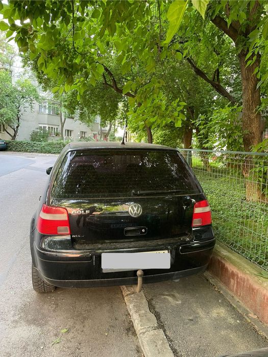 Volkswagen Golf 2003 diesel, 1.610 € — imagine 4
