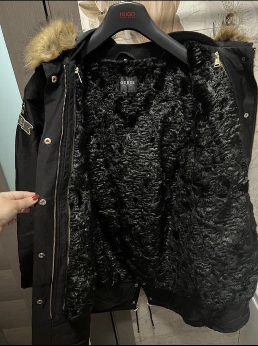 Geaca Guess model Parka- Marimea M(42)