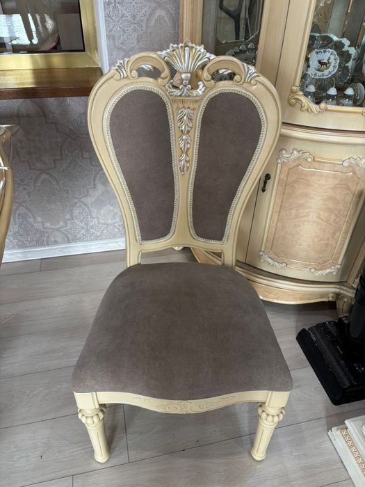 Стол , стулья ..