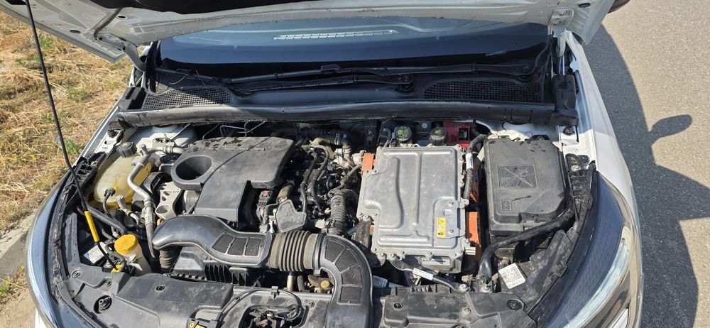 Renault Clio 2023 hybrid,cutie automata usor avariata conform foto