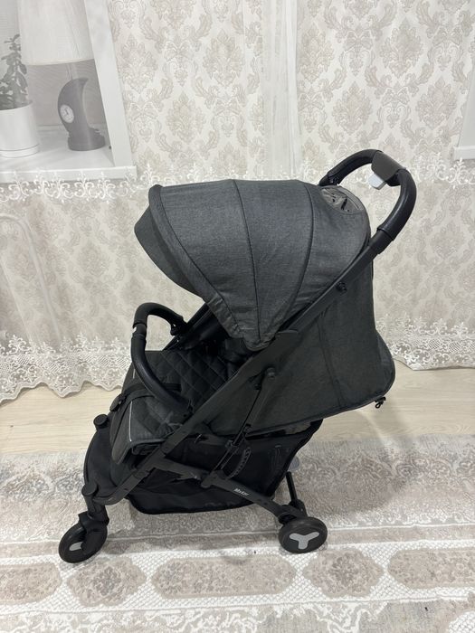 Продам прогулочную детскую коляску