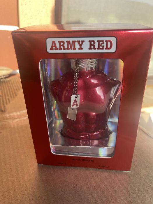 Vand parfum red army englesesc