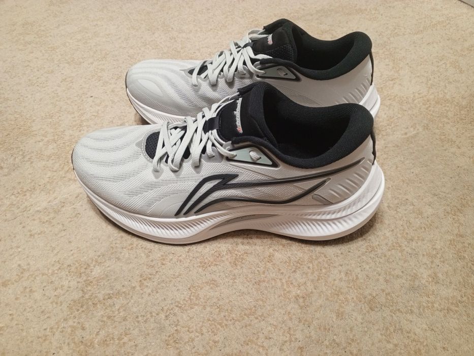 Новые кроссы Li ning, оригинал, 45 размер