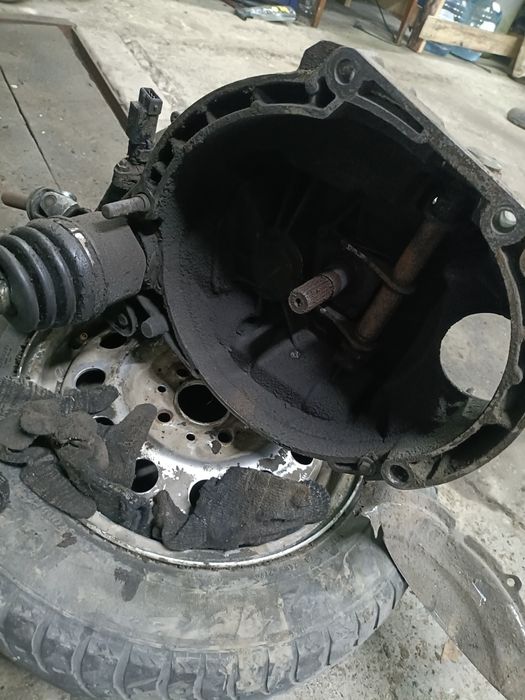 Коробка ВАЗ , приора , 2 болта