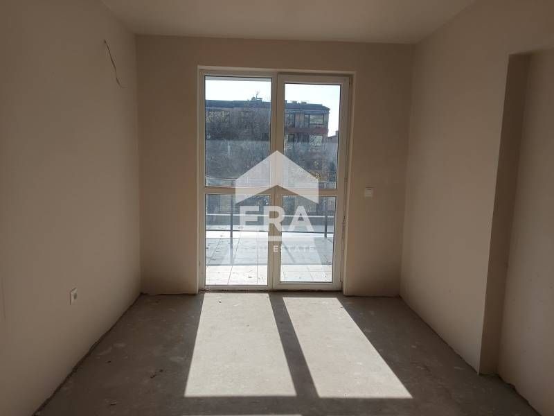 Продава се Двустаен апартамент в Варна, Изгрев - 78 кв.м за 903 €/кв.м - Снимка #6