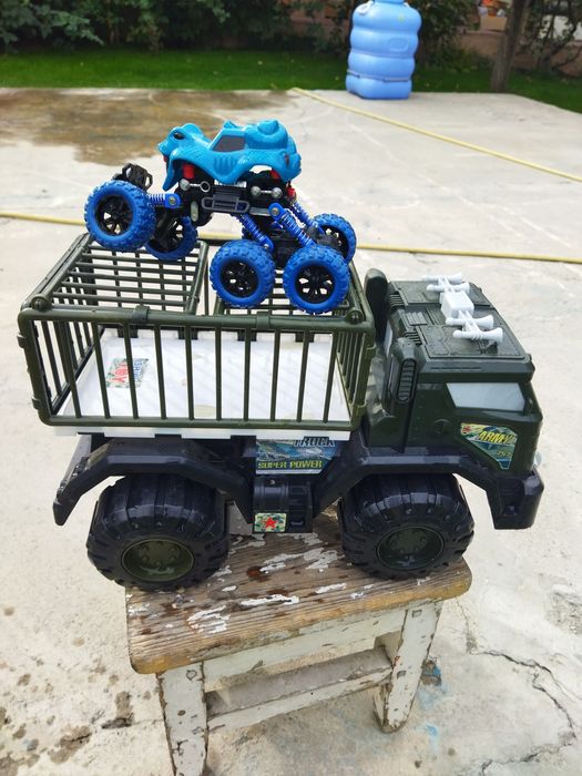 Машинки детские, вертолёты