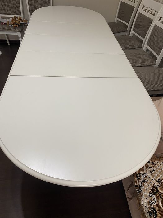 Продам стол и 6 стульев.