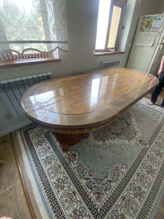 Стол в хорошем состоянии